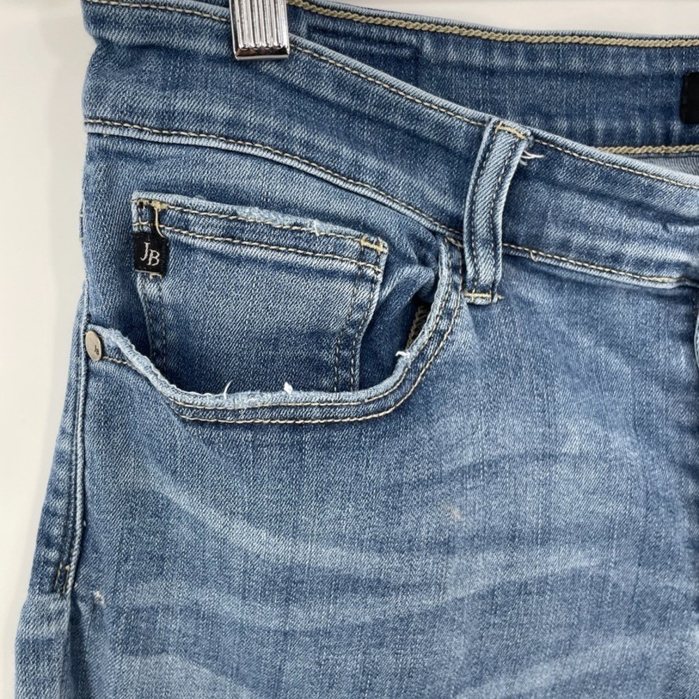 Judy Blue  Cuffed Denim Shorts Medium Wash 2XL Plus Size Distressed - Picture 10 of 13